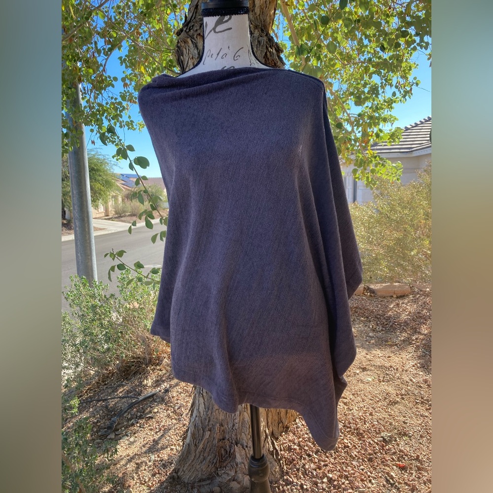 Barefoot Dreams CozyChic Ultra Lite Poncho Style #923